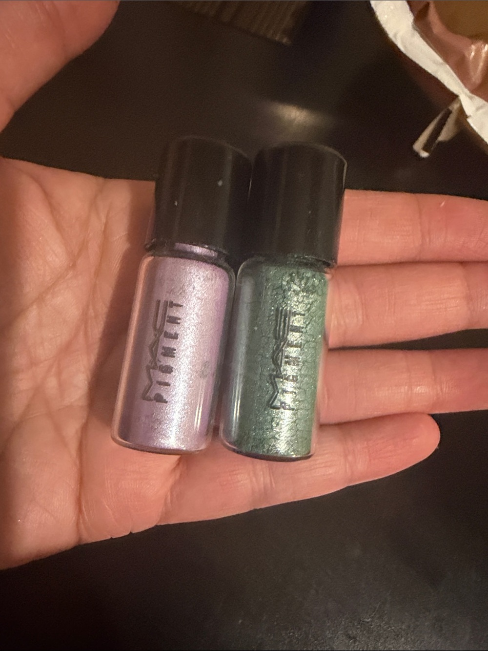 MAC Cosmetics Loose Pigment Duo — Lavender Pearl & Emerald Shimmer